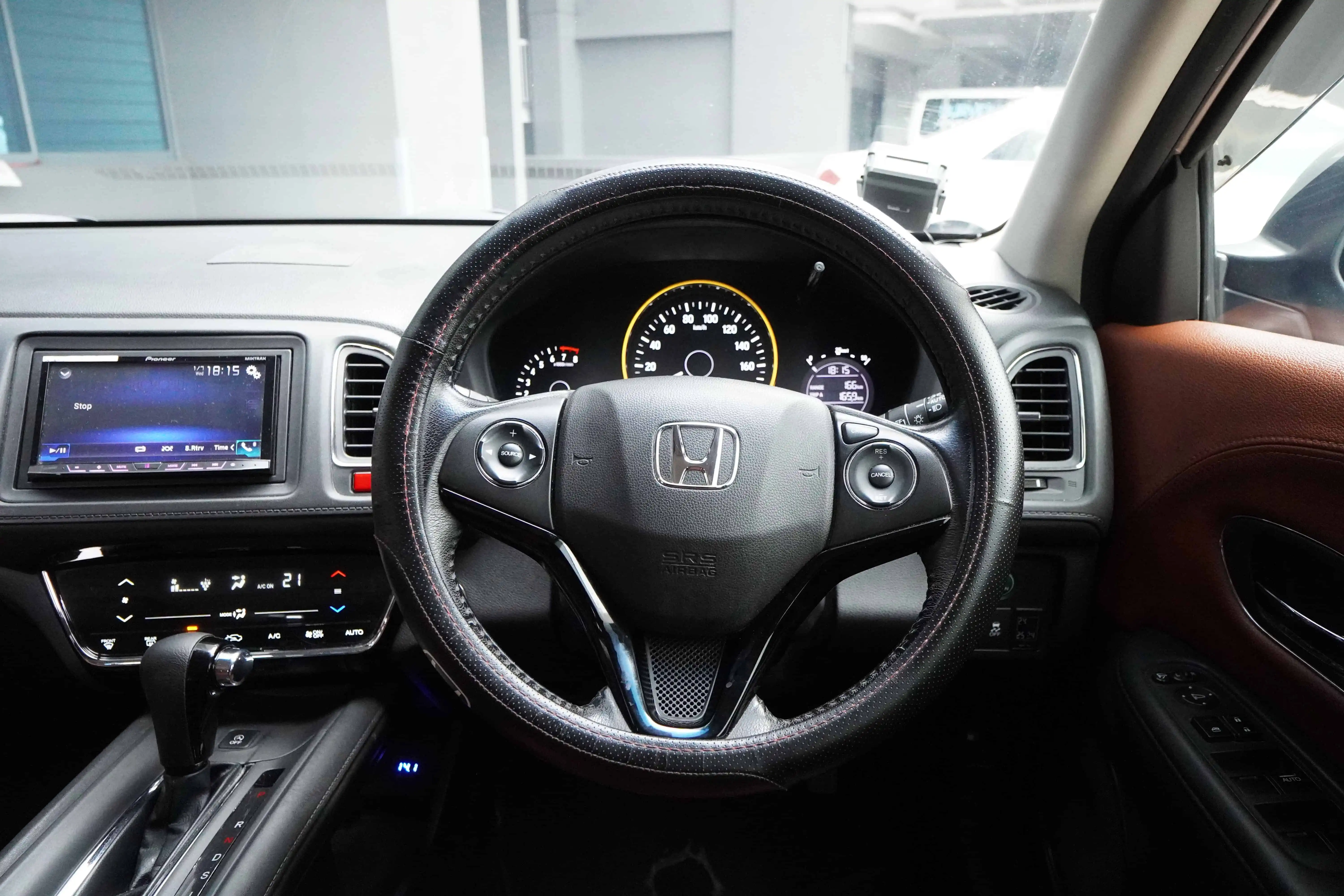 Zambia used car sale 2016 Honda Vezel 25