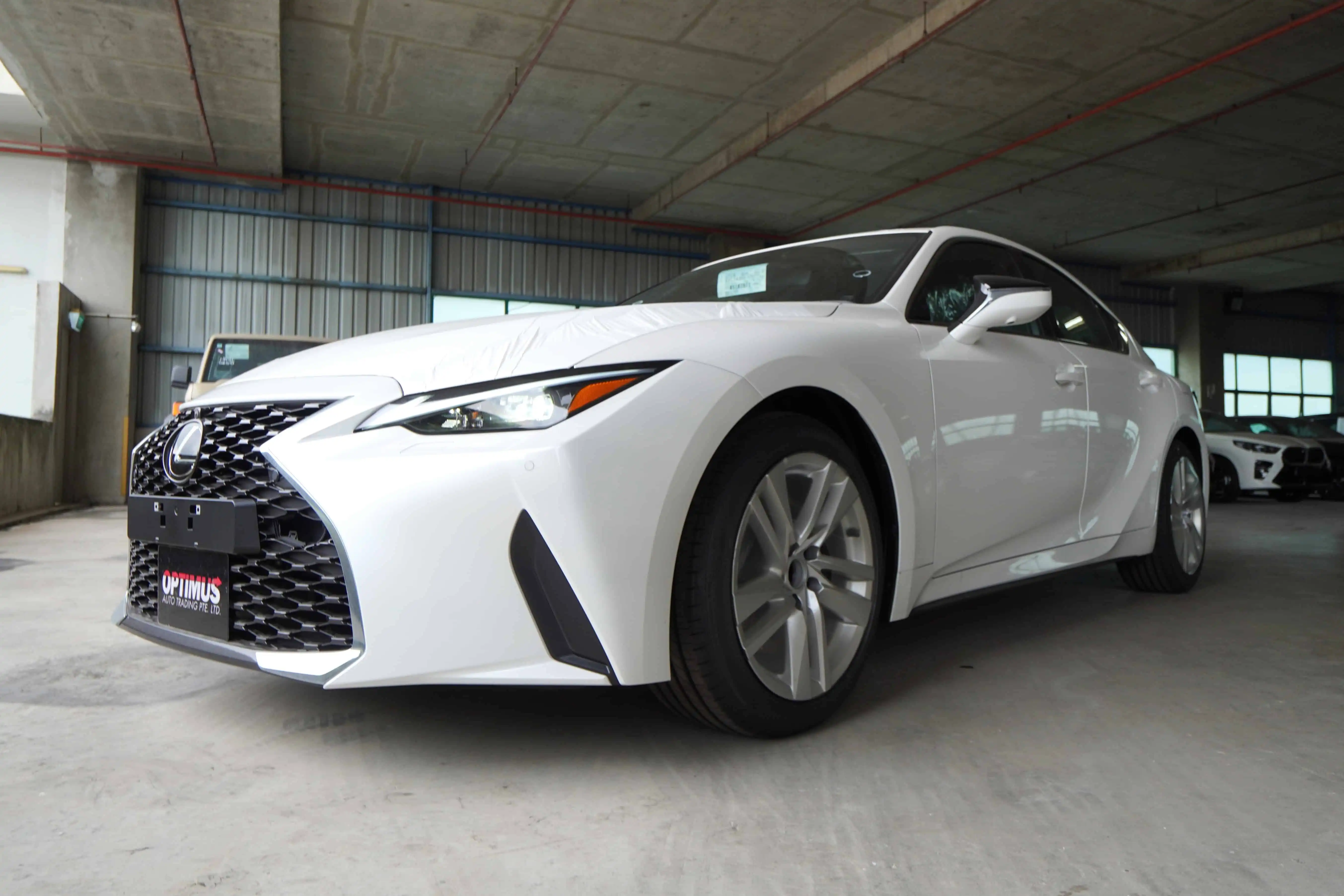 2025 Lexus IS300H
